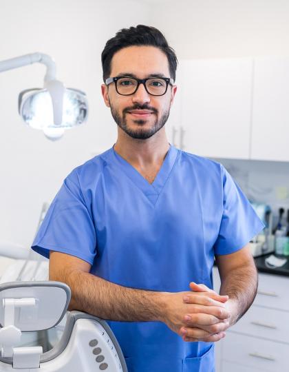 Dr. Aydin Yazdizadeh - Fogorvos