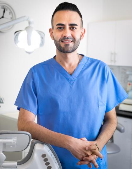 Dr. Nazem Ben - Fogszakorvos, Parodontológus 