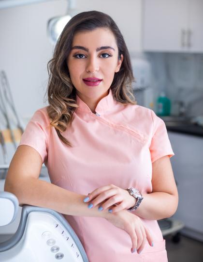 Dr. Niaz Behdad - Fogorvos